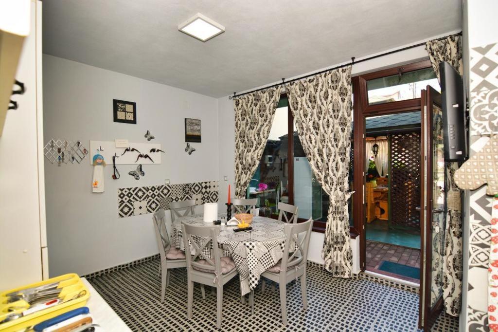 Casa Cizi Hotel คาลิมาเนช ภายนอก รูปภาพ